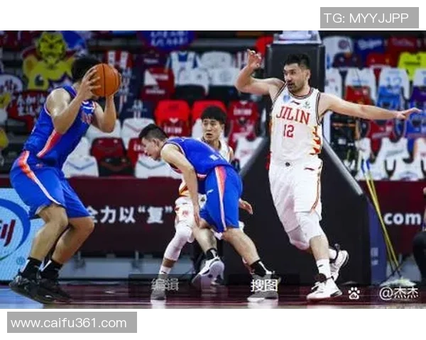 上海篮球队在选拔赛中以67分稳居积分榜首位展现强劲实力